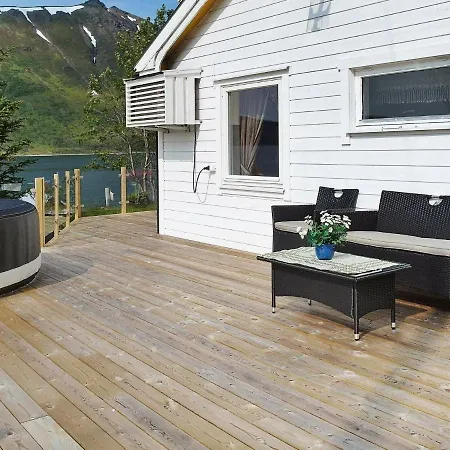 Holiday home Four-bedroom In Arnoyhamn