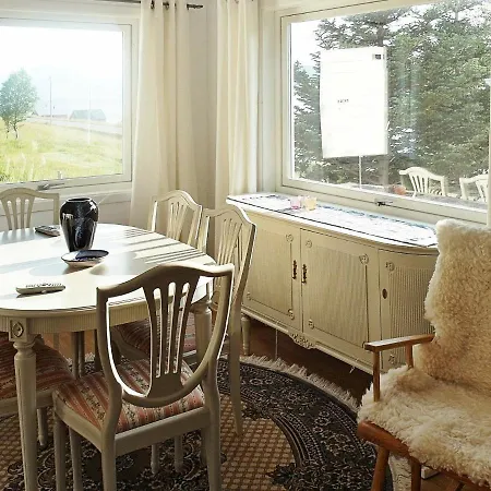 Four-bedroom In Arnoyhamn * Langfjord