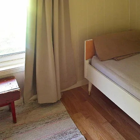 Four-bedroom In Arnoyhamn Holiday home Langfjord
